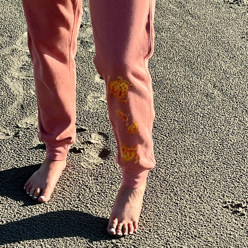 Joggers front design of Sea Turtles on lower leg